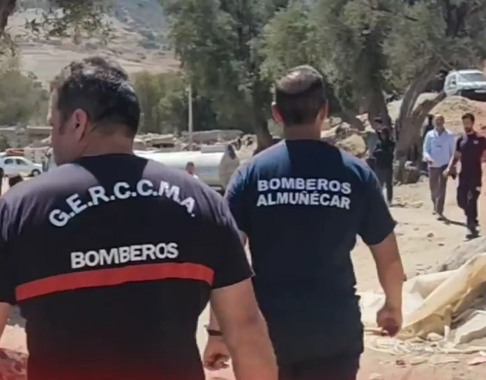 Los dos efectivos de la Unidad Canina de Rescate de Bomberos de Almuñécar regresan de Marruecos